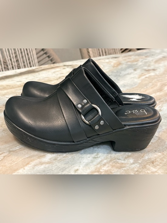 b.o.c. Shoes - Women’s B.O.C. Black slip on clogs- Size 6